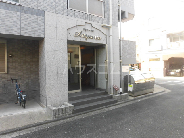 22/30 エントランス