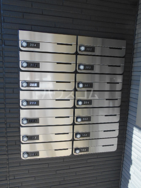 25/30 エントランス