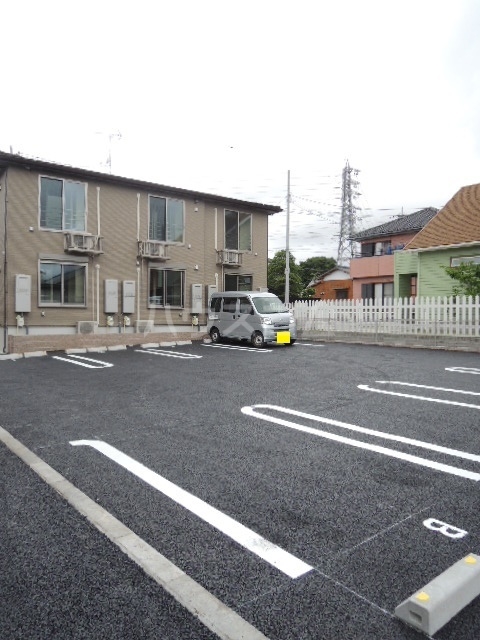 2/5 駐車場