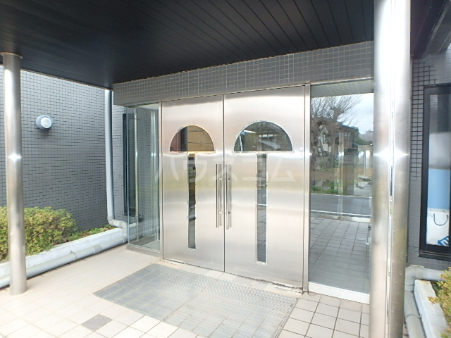 21/30 エントランス