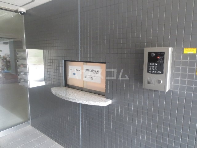 19/29 エントランス