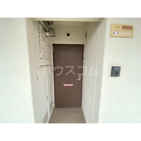 24/30 エントランス