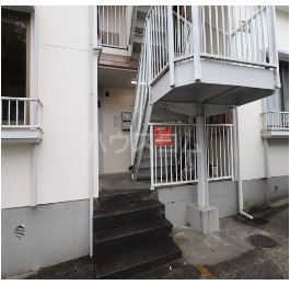 16/26 エントランス