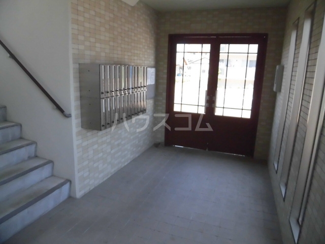 22/25 エントランス