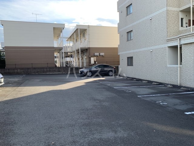23/24 駐車場