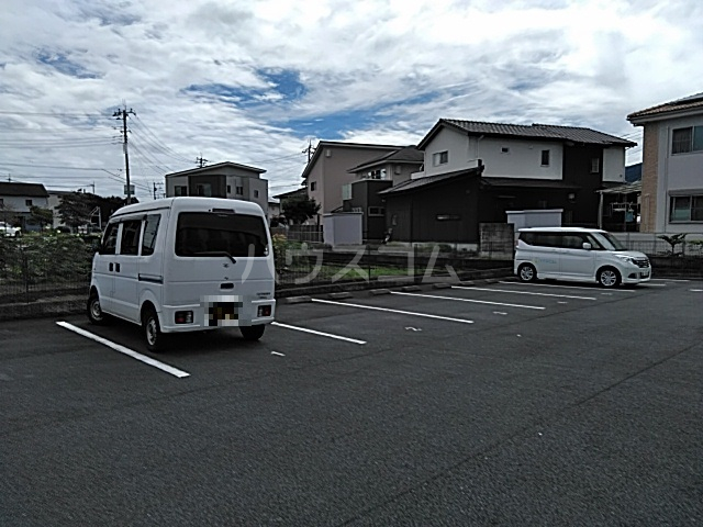 18/20 駐車場