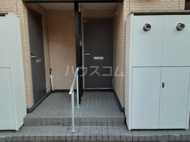 18/25 エントランス