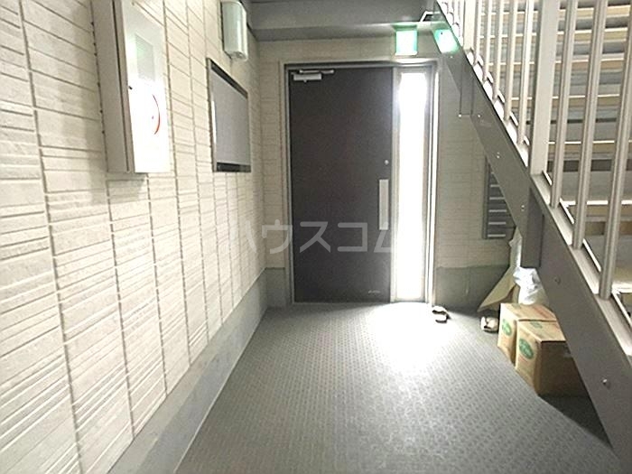 18/22 エントランス