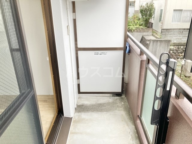 21/27 バルコニー