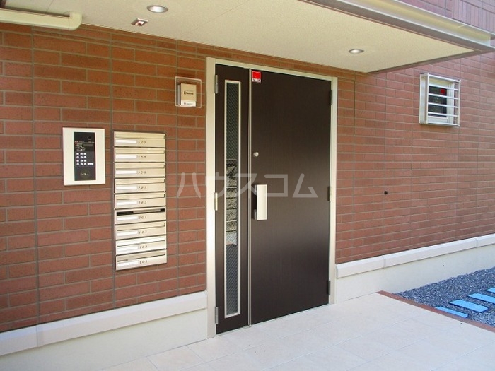 2/4 エントランス