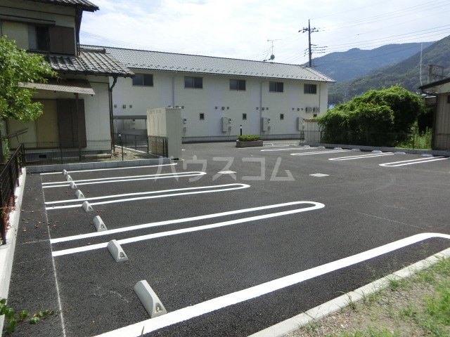 22/26 駐車場