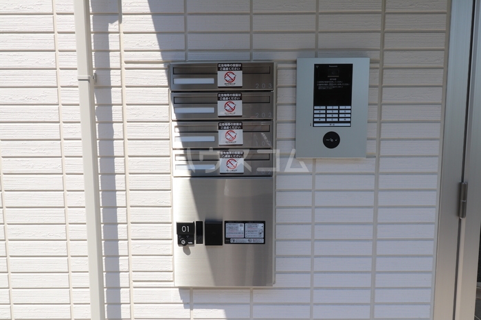 17/25 エントランス