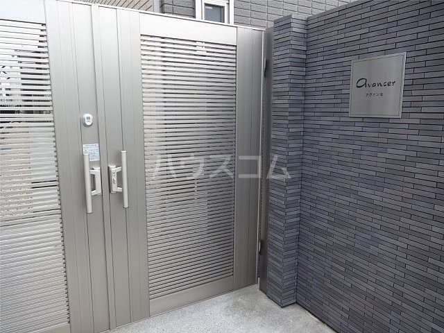 17/27 エントランス