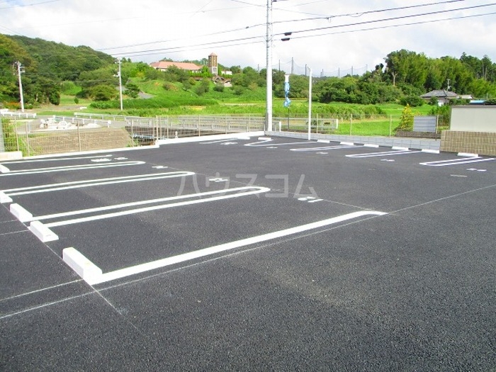 18/20 駐車場
