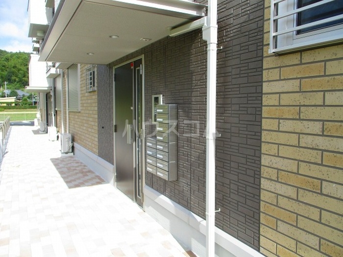 2/5 エントランス