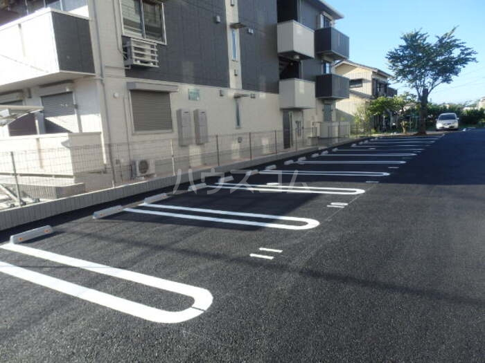 23/27 駐車場