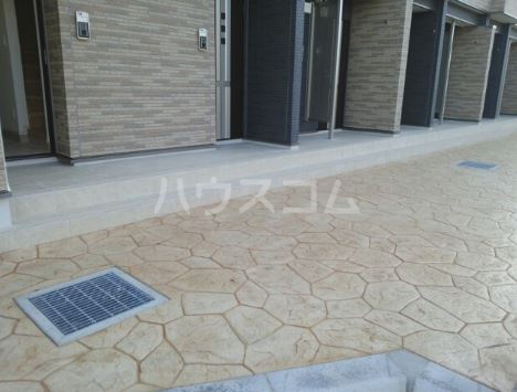 24/30 エントランス