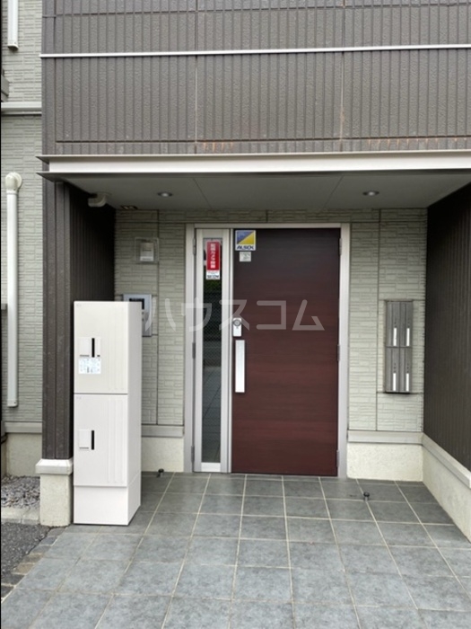 19/20 エントランス