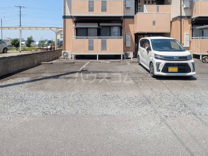 20/29 駐車場