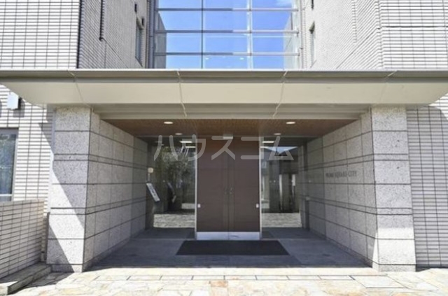 14/15 エントランス