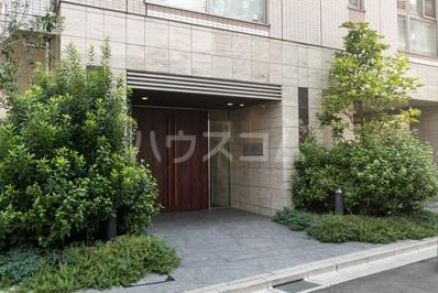 18/26 エントランス