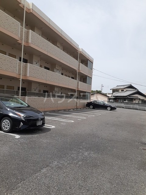 14/19 駐車場