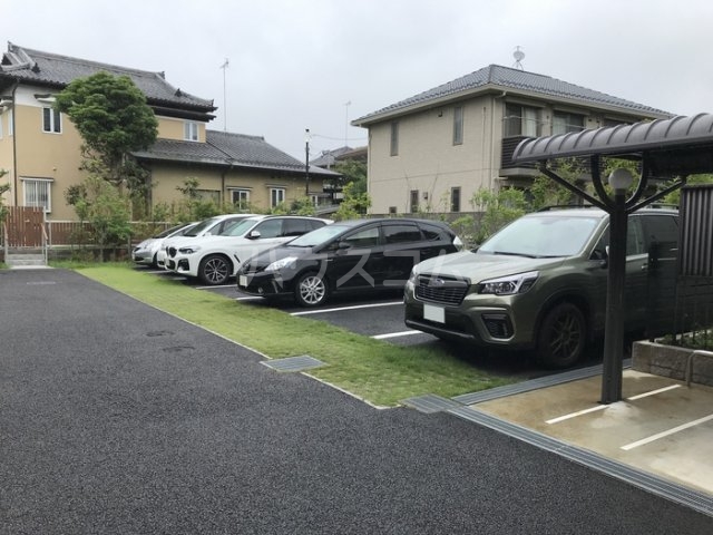 23/27 駐車場