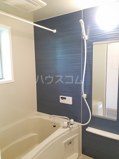 13/30 浴室