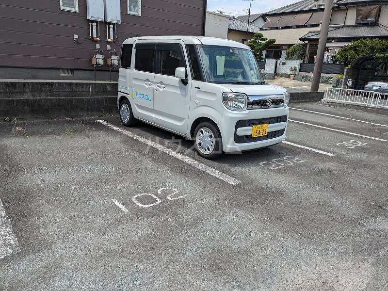 23/30 駐車場