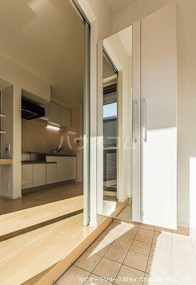 18/24 エントランス