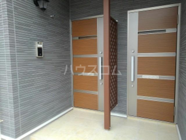 13/19 エントランス