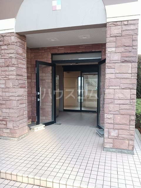 13/20 エントランス