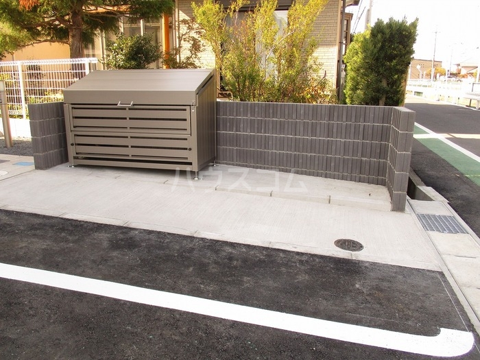 16/19 エントランス