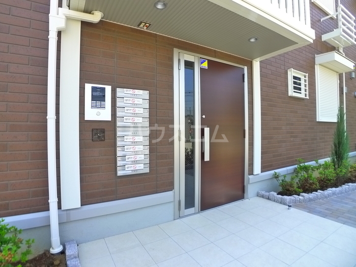 27/30 エントランス