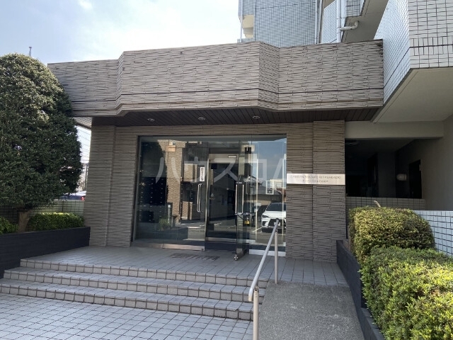 16/23 エントランス