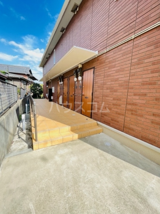 18/28 エントランス