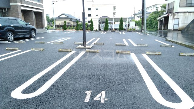 23/27 駐車場