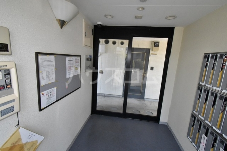 23/26 エントランス