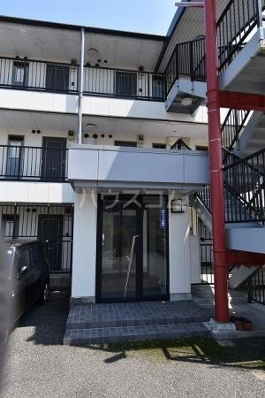 24/26 エントランス