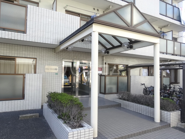 15/23 エントランス