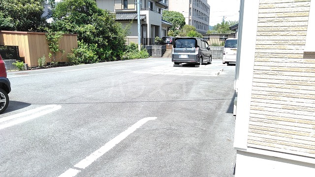 16/22 駐車場