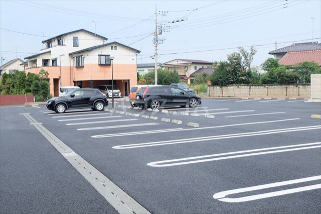 20/27 駐車場