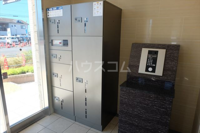 24/30 エントランス