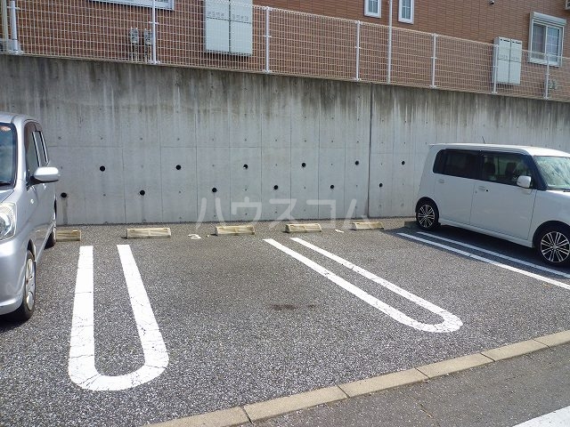 14/20 駐車場