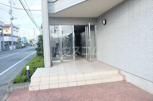 22/30 エントランス