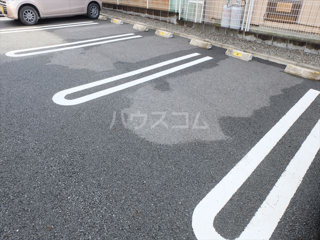 22/28 駐車場