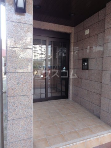 17/23 エントランス