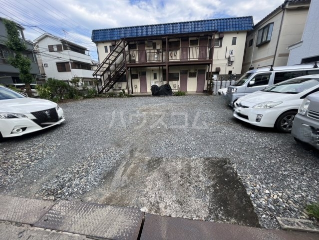 16/23 駐車場