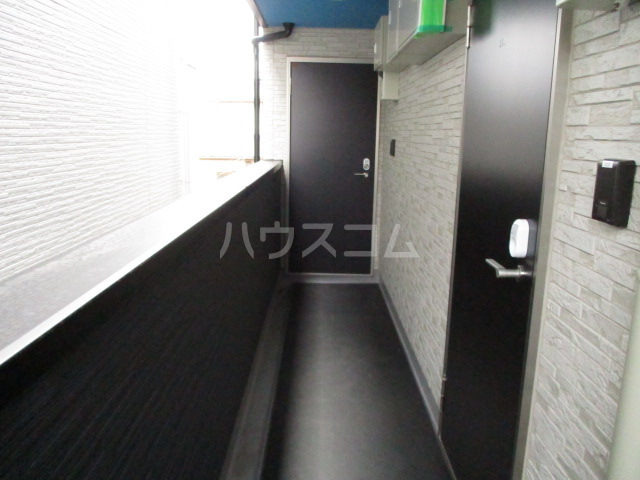 28/30 エントランス