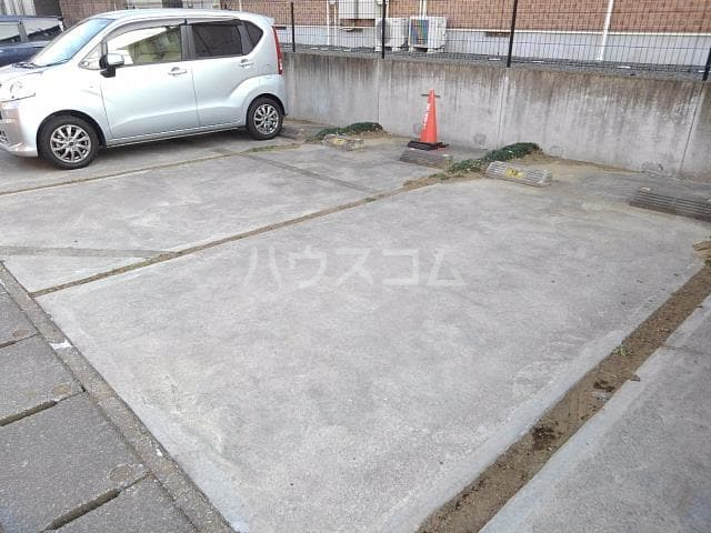 14/20 駐車場